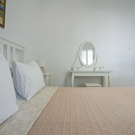 Casa Camara, Detached House With Yard Apartment *
