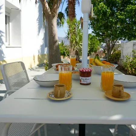 Casa Camara, Detached House With Yard Apartment *