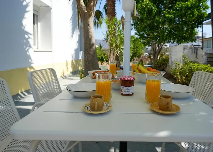 Casa Camara, Detached House With Yard Apartment *